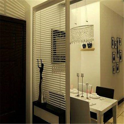 鑫意裝飾 專業打造定制百葉與玻璃隔斷，構筑靈動高效辦公空間